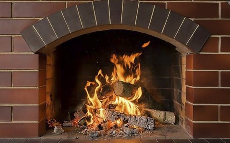 Chimenea abierta o cerrada ¿cuál es mejor?
