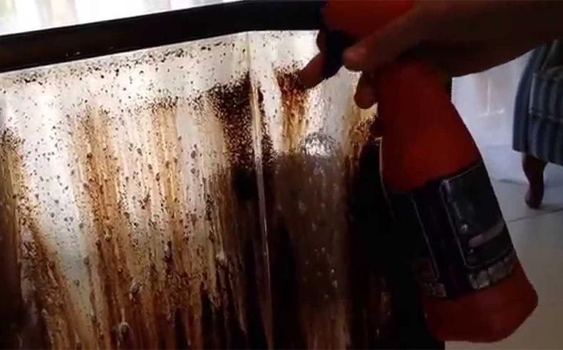 Trucos para limpiar el cristal de la chimenea