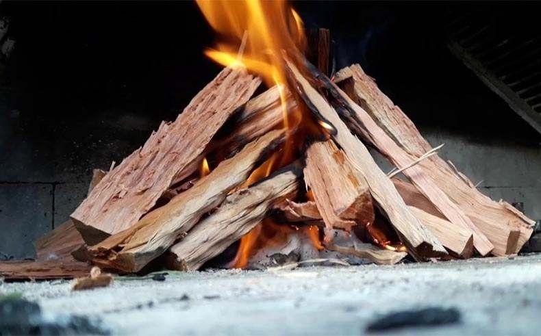 Cómo encender una chimenea de leña: trucos y consejos